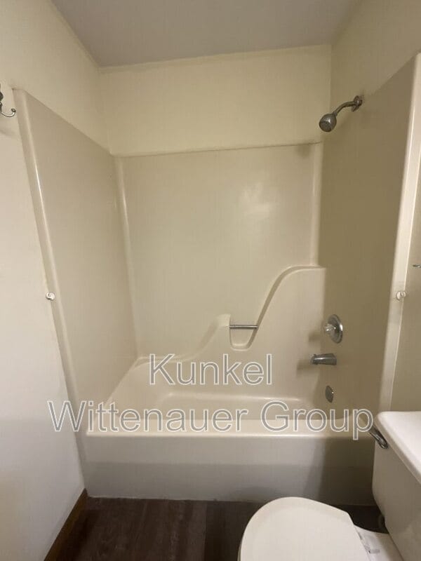 Building Photo - 166 Eagle Ridge