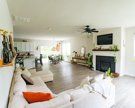 Building Photo - 6121 King George Dr