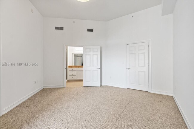 Building Photo - 3001 NE 185th St