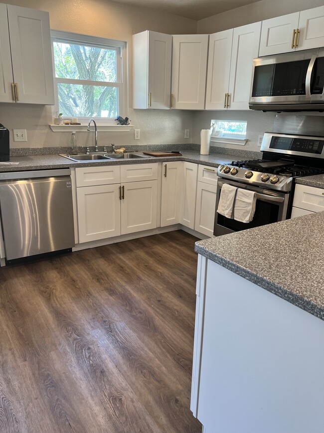 Building Photo - 201 Cadillac Cove