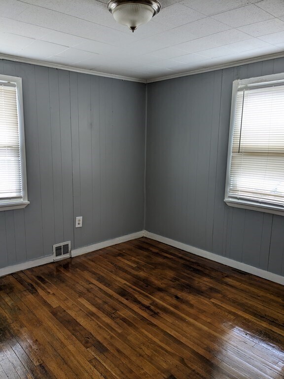 Building Photo - 10 Caddy Rd