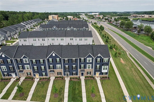 Building Photo - 11190 Winding Brook Terrace Dr