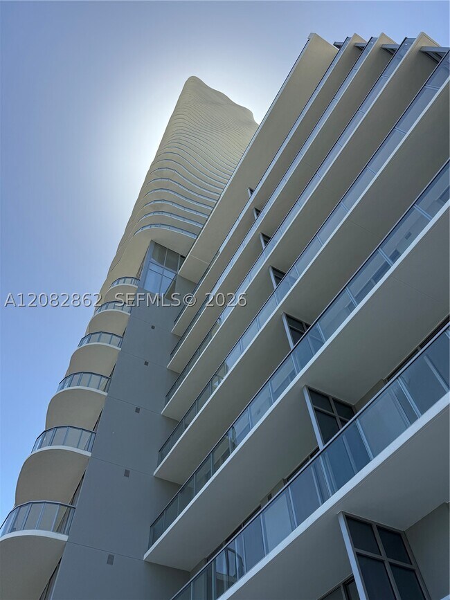 Building Photo - 1400 Biscayne Blvd