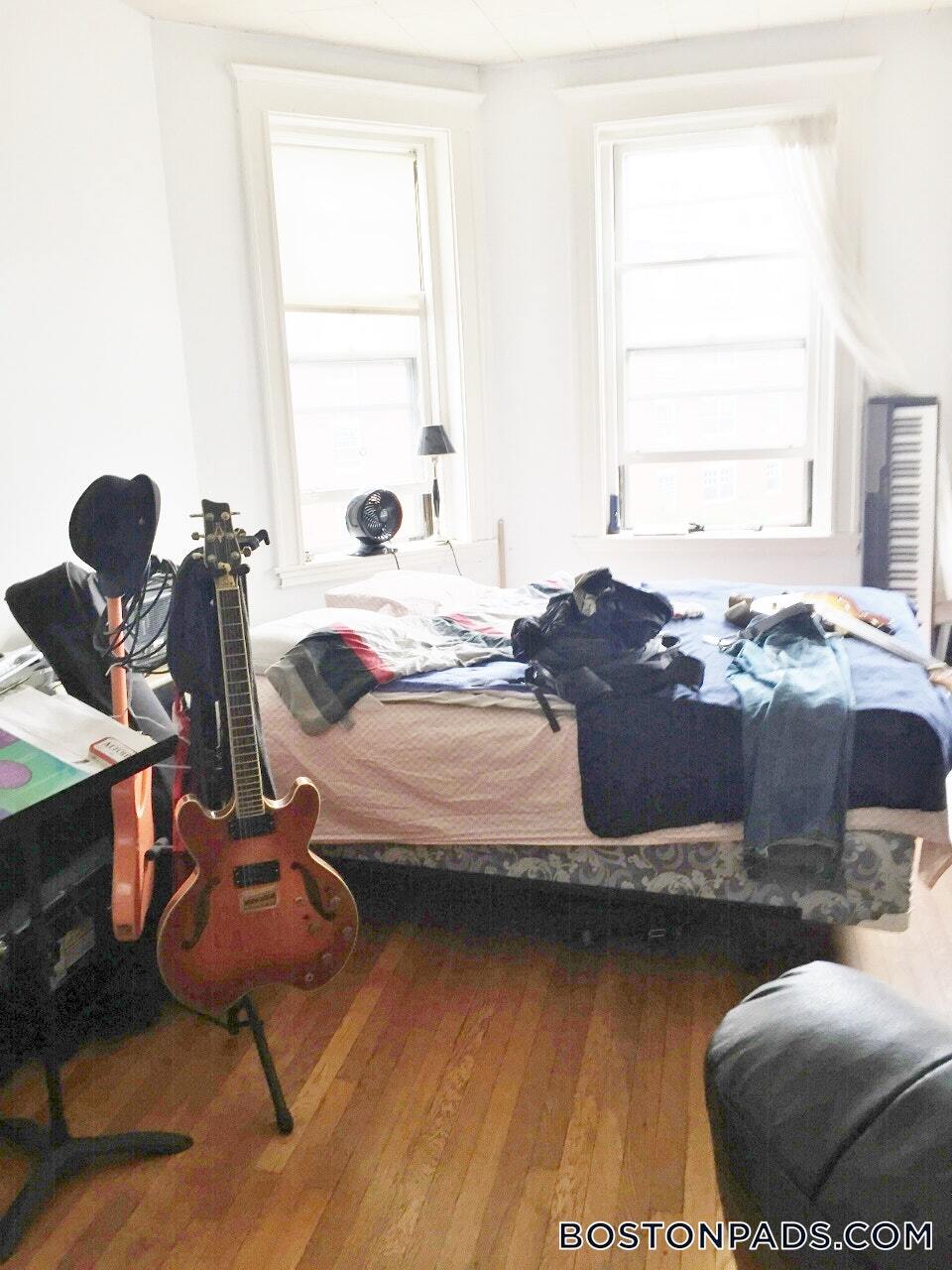 Building Photo - 137 Park Dr