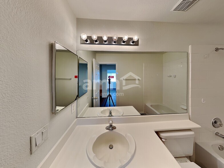 Building Photo - 7534 Tuckaway Harbor St