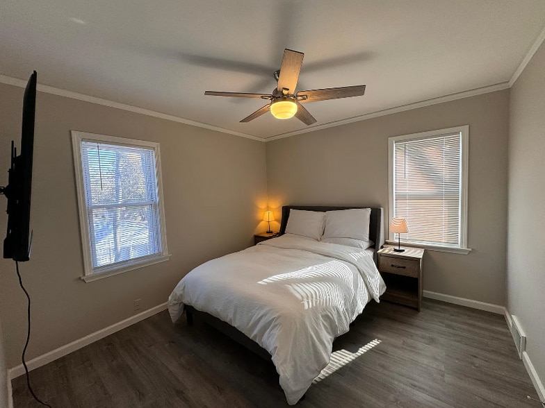 Primary Photo - 1607 Catalpa Dr