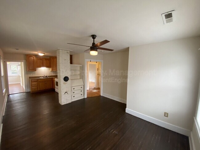 Building Photo - 320 Wolfe St