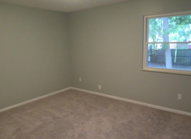 Building Photo - 2957 Charmwood Ct