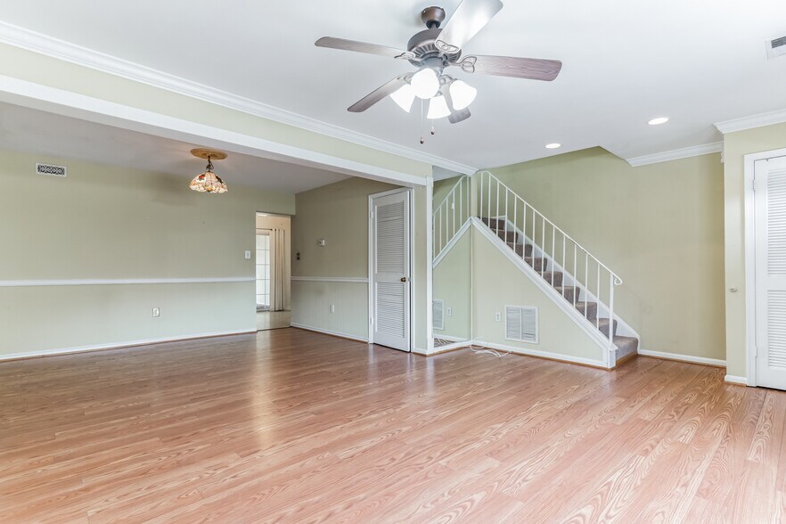 Building Photo - 15606 Traverser Ct