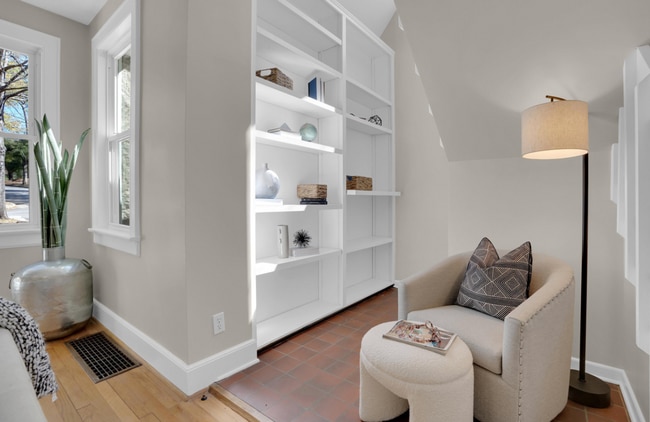 Building Photo - Pre-Leasing for the 26-27 School Year! - C...
