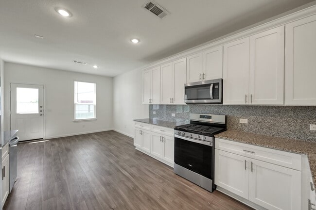 Building Photo - 7314 Madison Cmns Ln