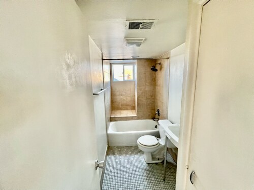 Building Photo - 2122 N 12th St