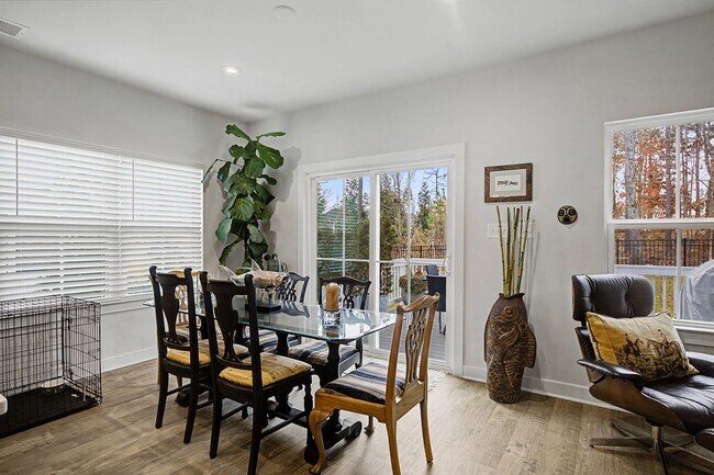 Building Photo - 4 Bedroom Executive Home located in Magnolia Green