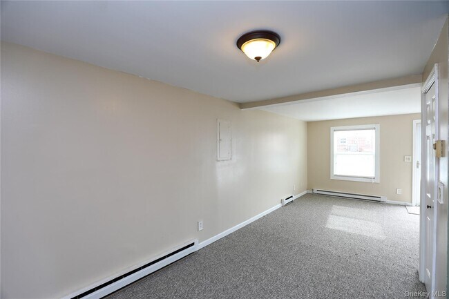 Building Photo - 120 Hinsdale St