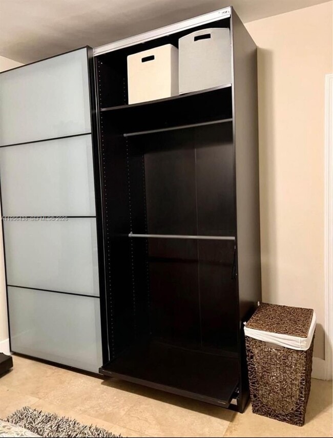 Building Photo - 544 NE 62nd St