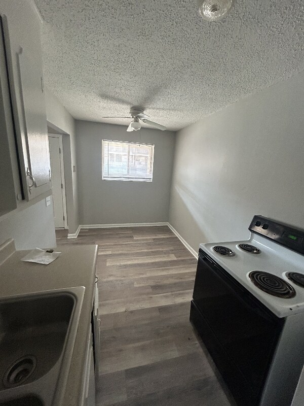 Building Photo - 276 White Bridge Pike