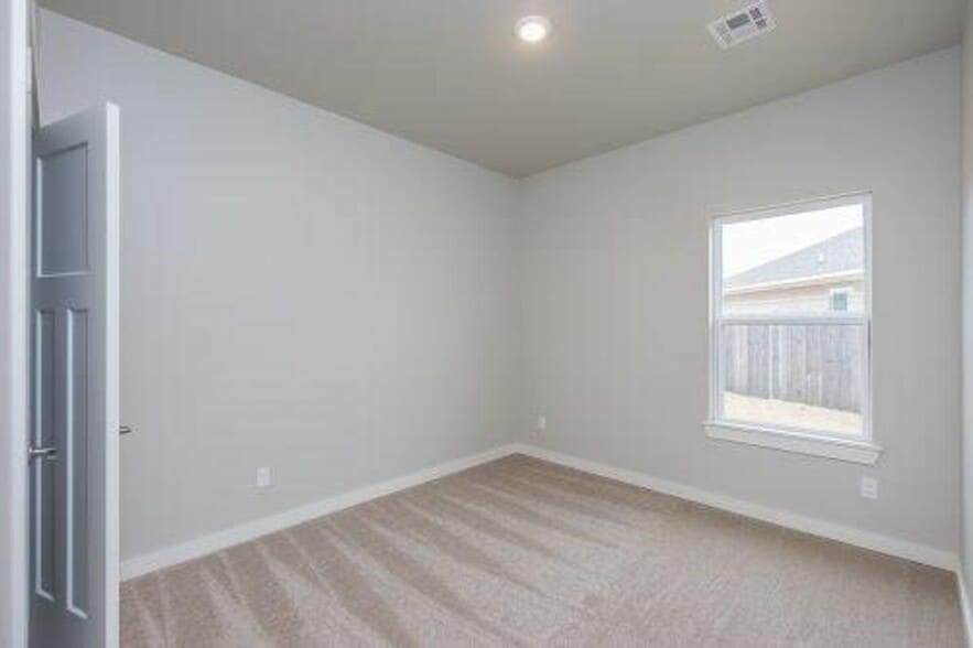 Building Photo - 512 NW 179th Cir