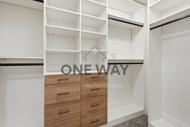 Building Photo - 1250 Abbey Ln