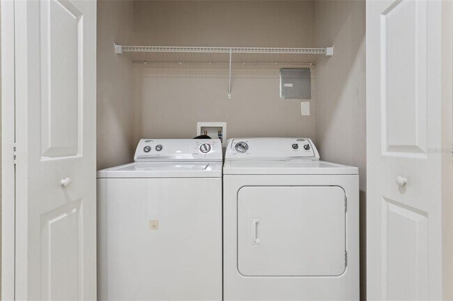 Building Photo - 2720 Oakwater Dr