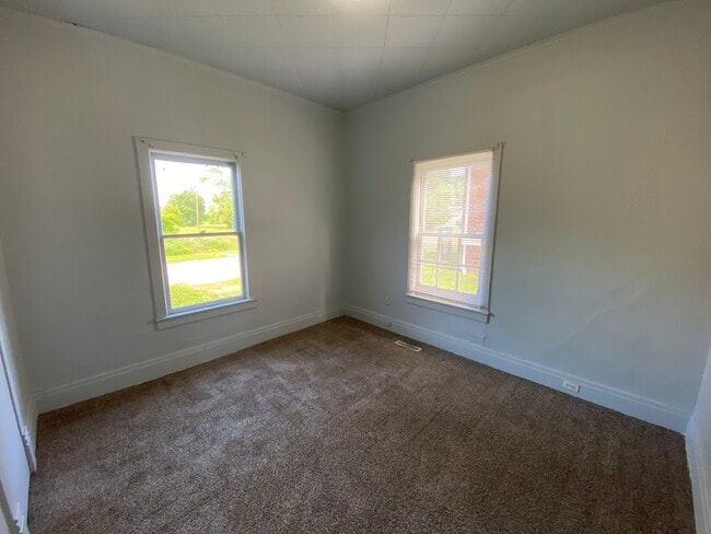 Building Photo - 725 N Kimball St