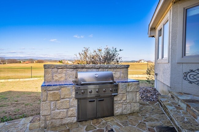 Building Photo - 3404 Comanche Trace Dr