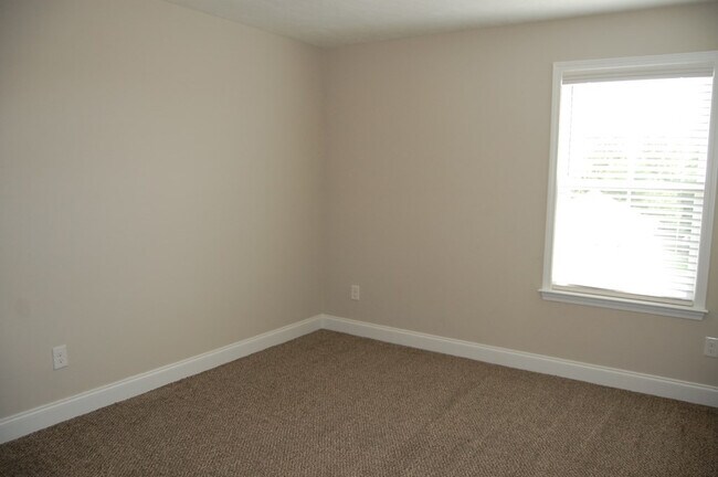 Building Photo - 625 Boone Ct