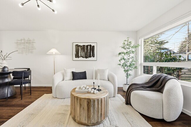 Building Photo - 7922 9th Ave SW