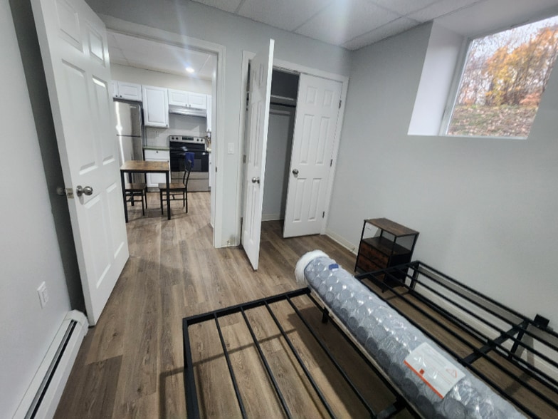 Building Photo - 151 S Main St