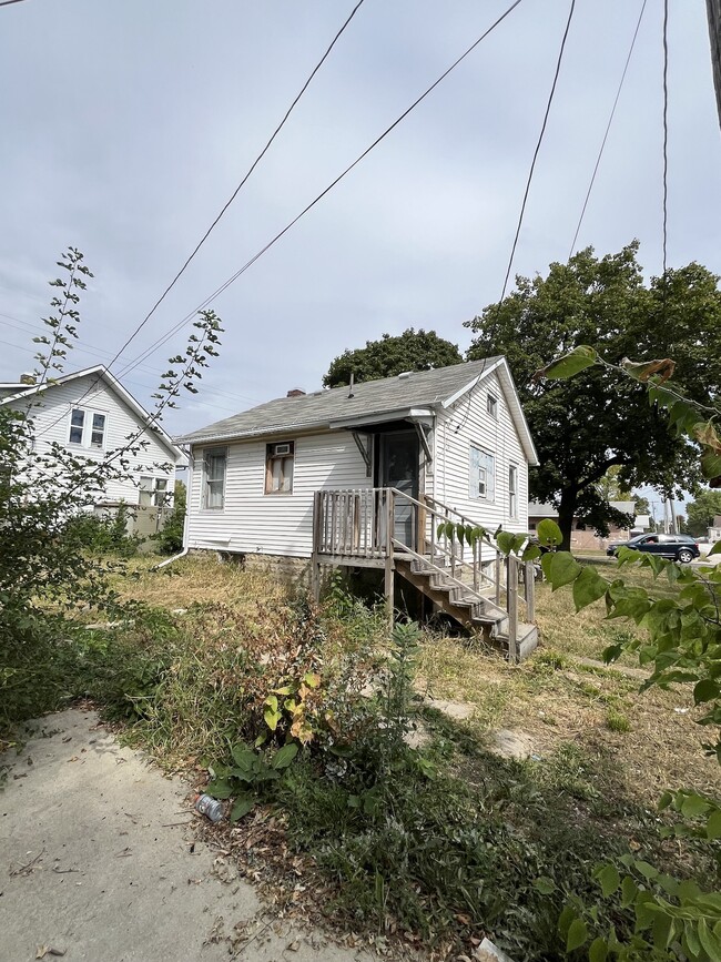 Building Photo - 204 E Orleans St