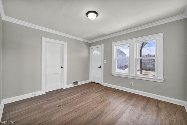 Building Photo - 4306 Buechner Ave