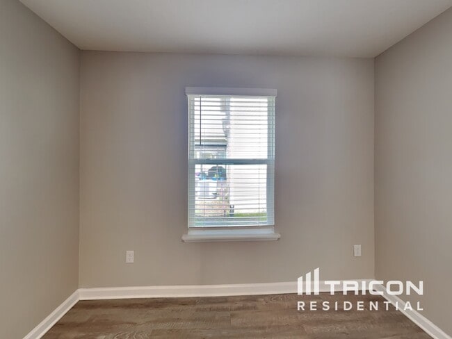Building Photo - 470 Chandler Dr