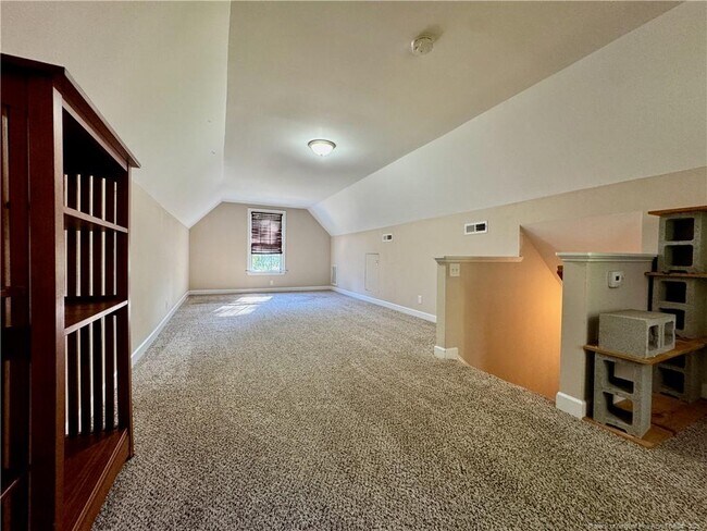 Building Photo - 506 S 14th St