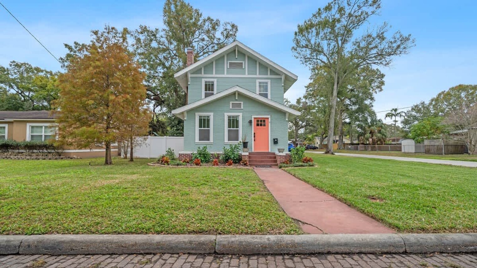 Building Photo - 720 1/2 West Woodlawn Avenue-SI ID1271939P