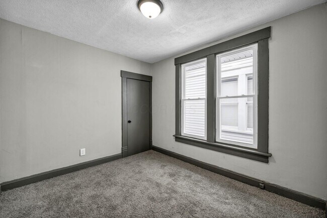 Building Photo - 365 S Eureka Ave