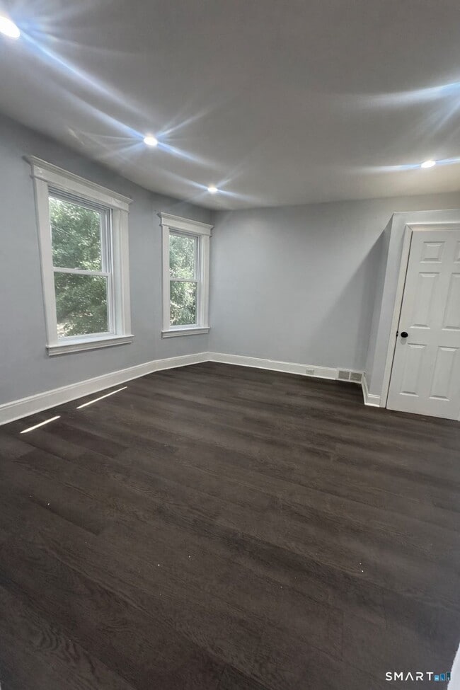 Building Photo - 219 Orchard St