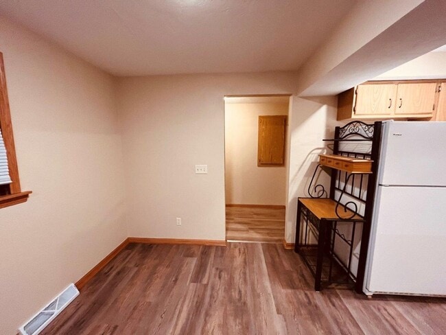 Building Photo - Shawano- 3 Bedroom 1 Bath Single Family Ho...
