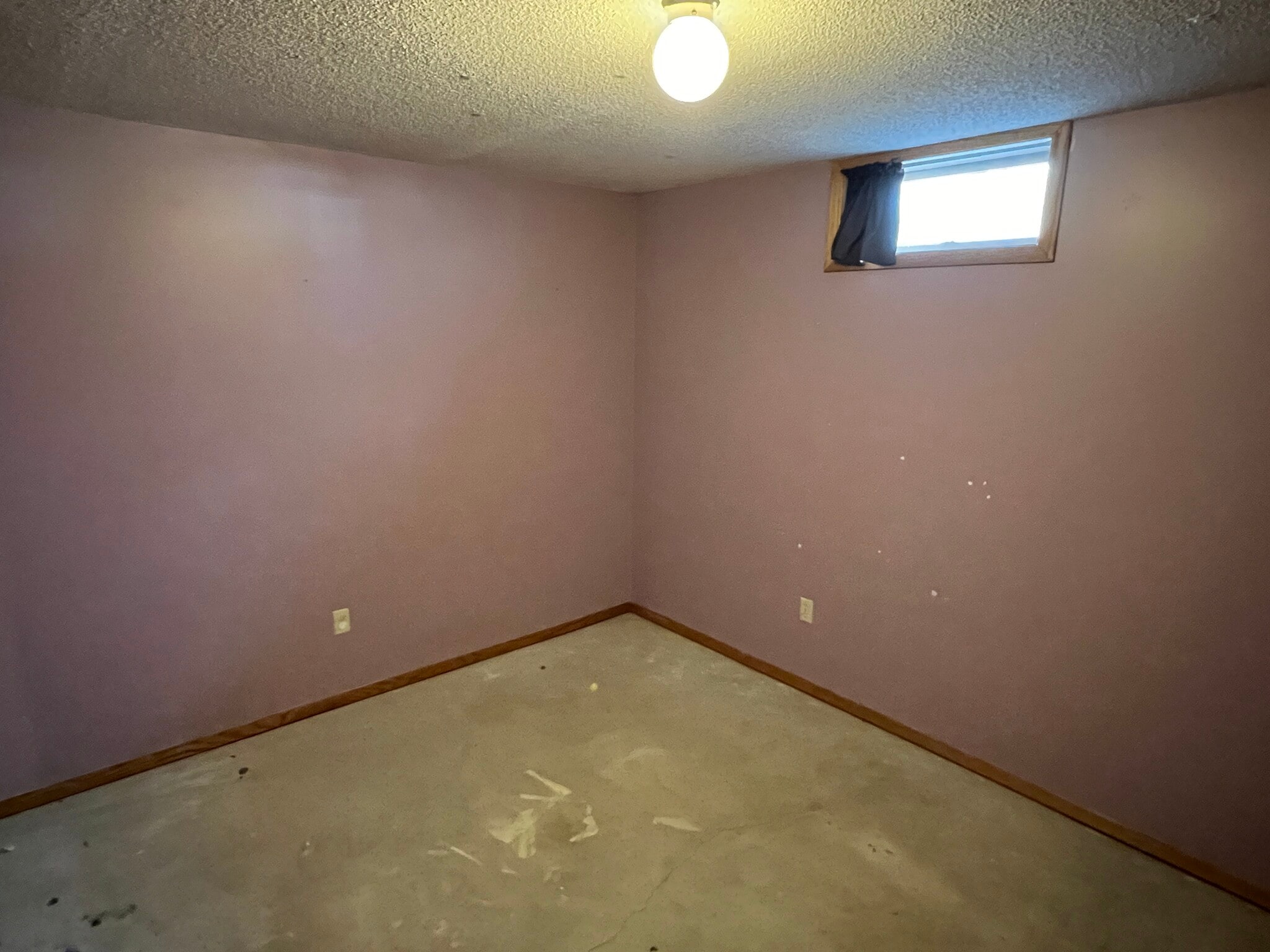 Building Photo - 607 James St NE