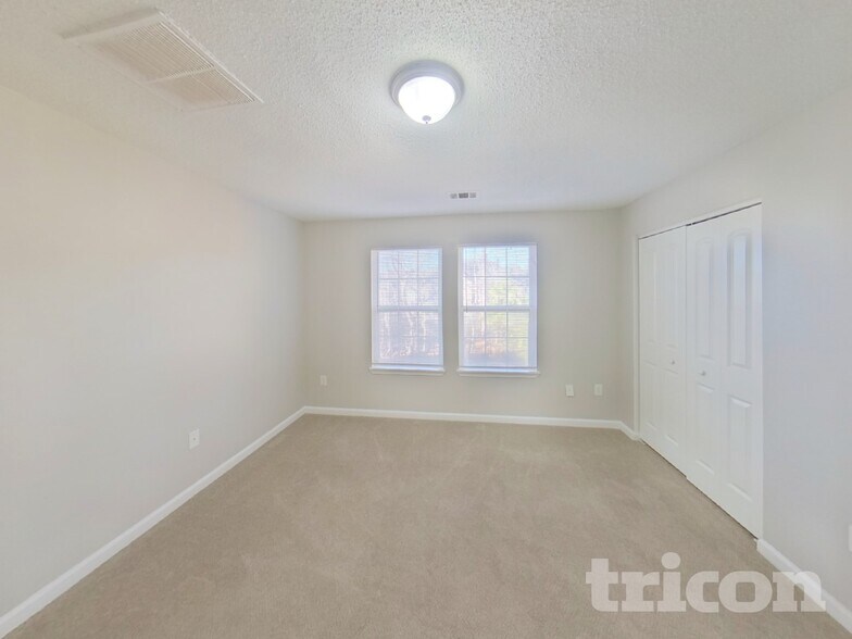 Building Photo - 5324 Brickleberry Way