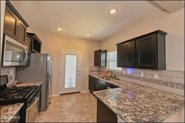 Building Photo - 373 Aidan Gordon Cir