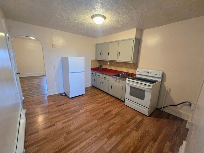 Building Photo - 1114 Linden St