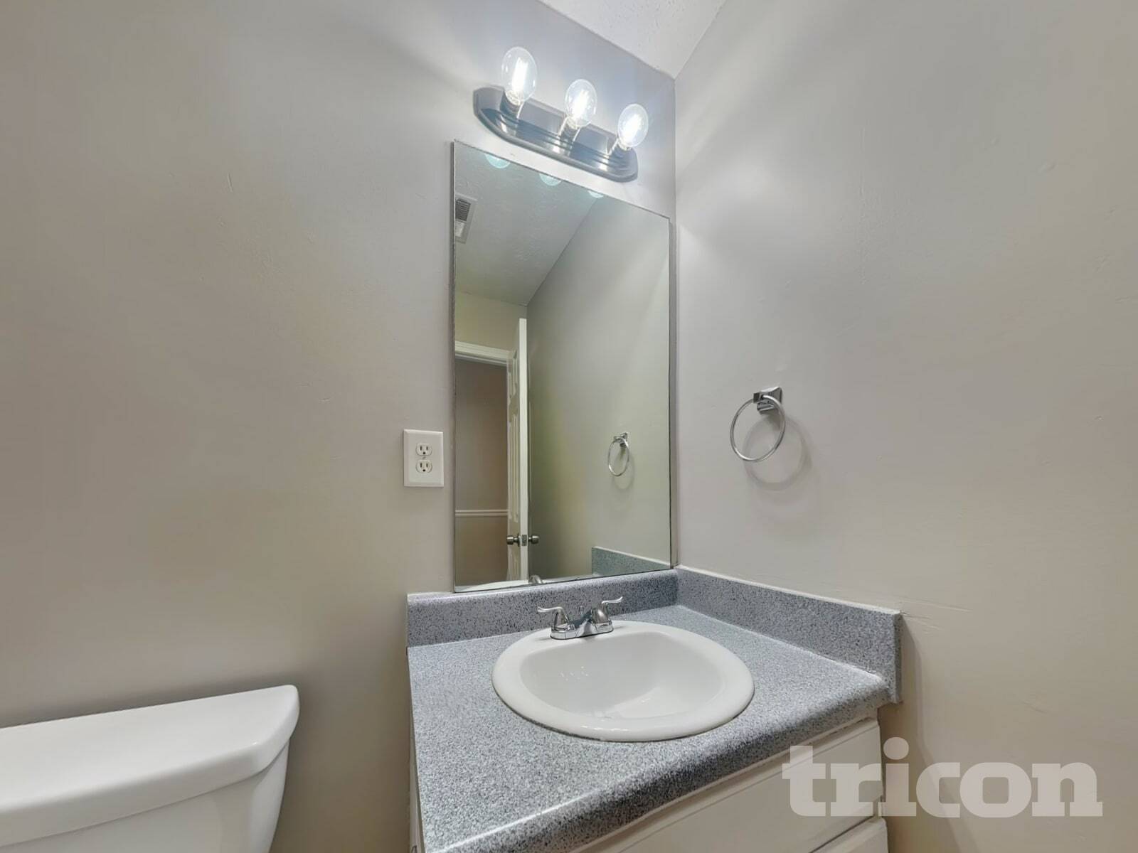 Building Photo - 103 Dumaine St