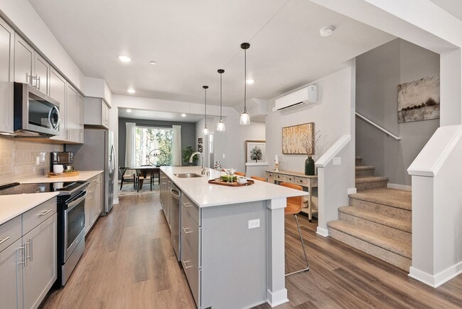 Building Photo - Lake Stevens Greenbelt – Stylish 3-Bedroom Townhome!