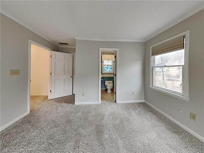 Building Photo - 4856 Hawk Pl NE