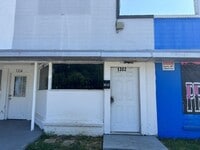 Building Photo - 1302 N Raguet St
