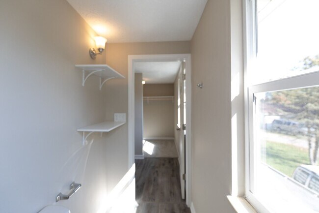 Building Photo - 4 bed 2.5 bath 2 story home with full deck located in Decatur Township