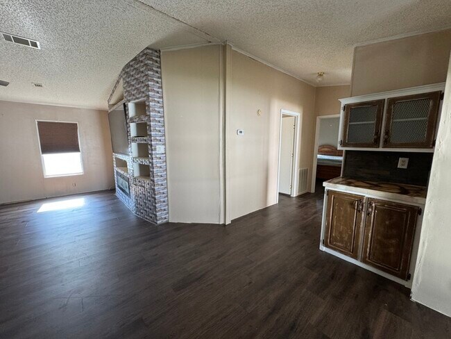 Building Photo - 1584 Valiant Dr