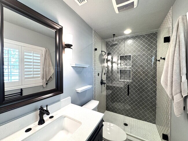 Building Photo - 3465 Balsam Dr
