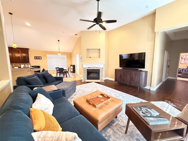 Building Photo - 4313 Creekstone Dr