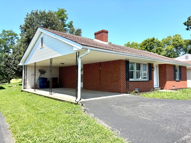 Building Photo - 3006 Louisville Rd