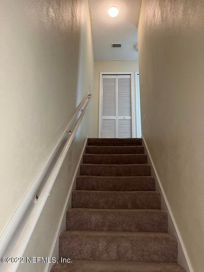 Building Photo - Beautiful Townhome in Biscayne Bay!